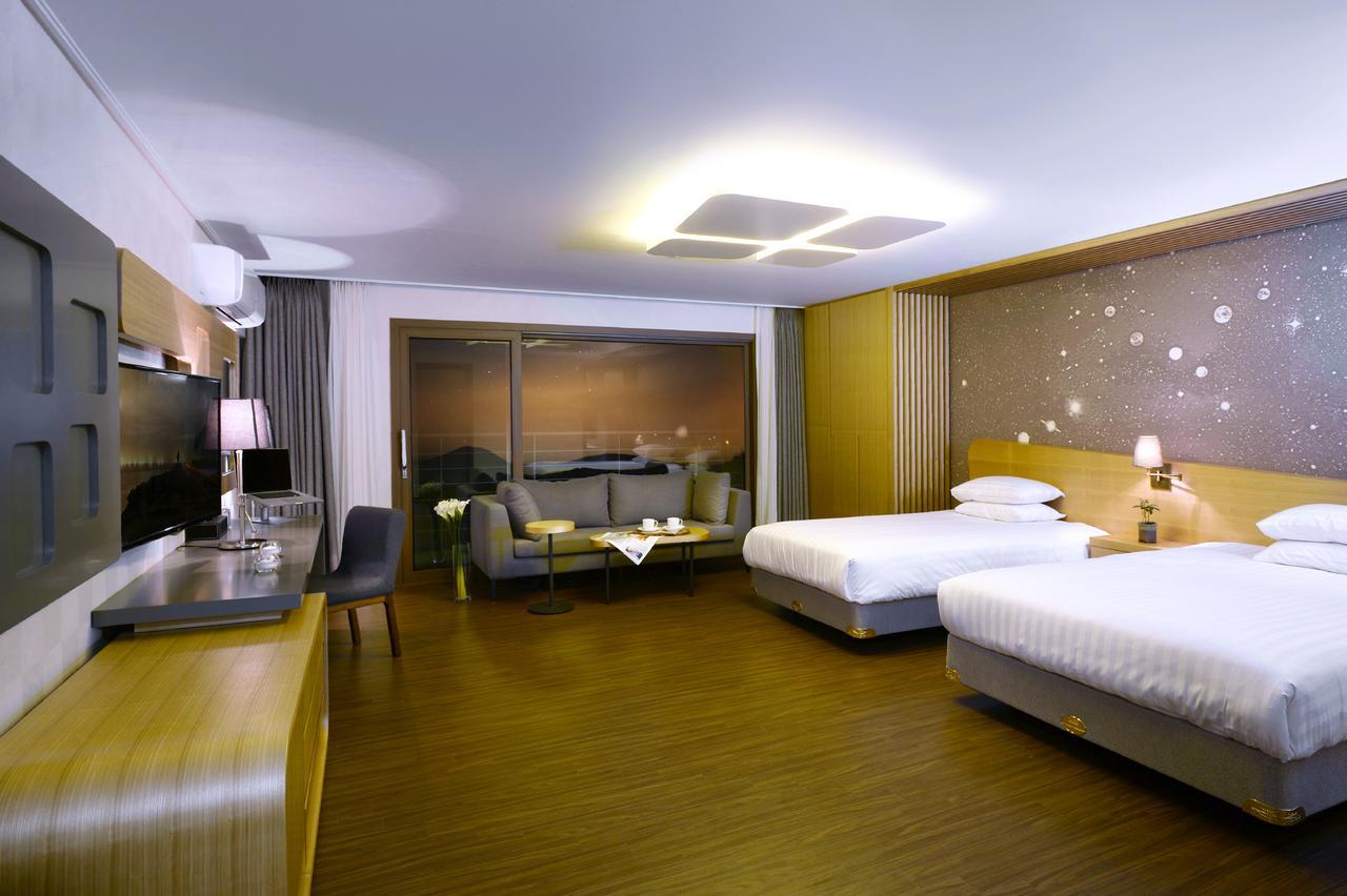Jeju Aerospace Hotel Σεογκουίπο Εξωτερικό φωτογραφία