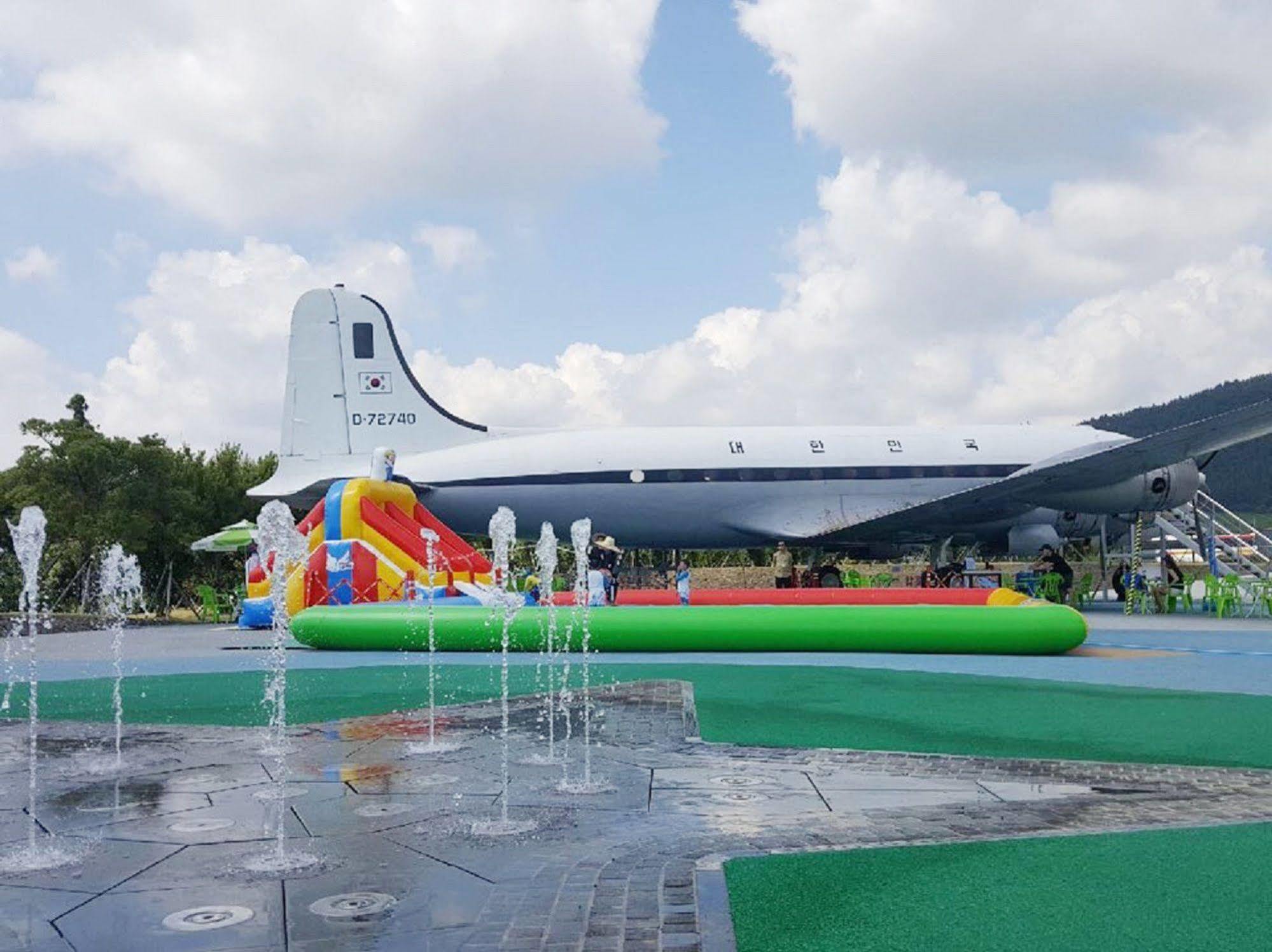 Jeju Aerospace Hotel Σεογκουίπο Εξωτερικό φωτογραφία